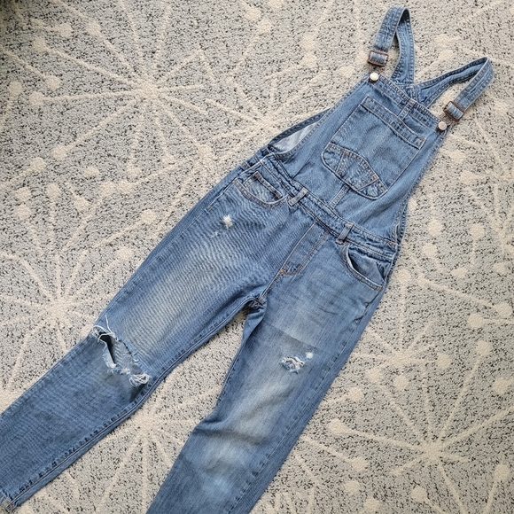 GAP | Bottoms | Gap Distressed Denim 